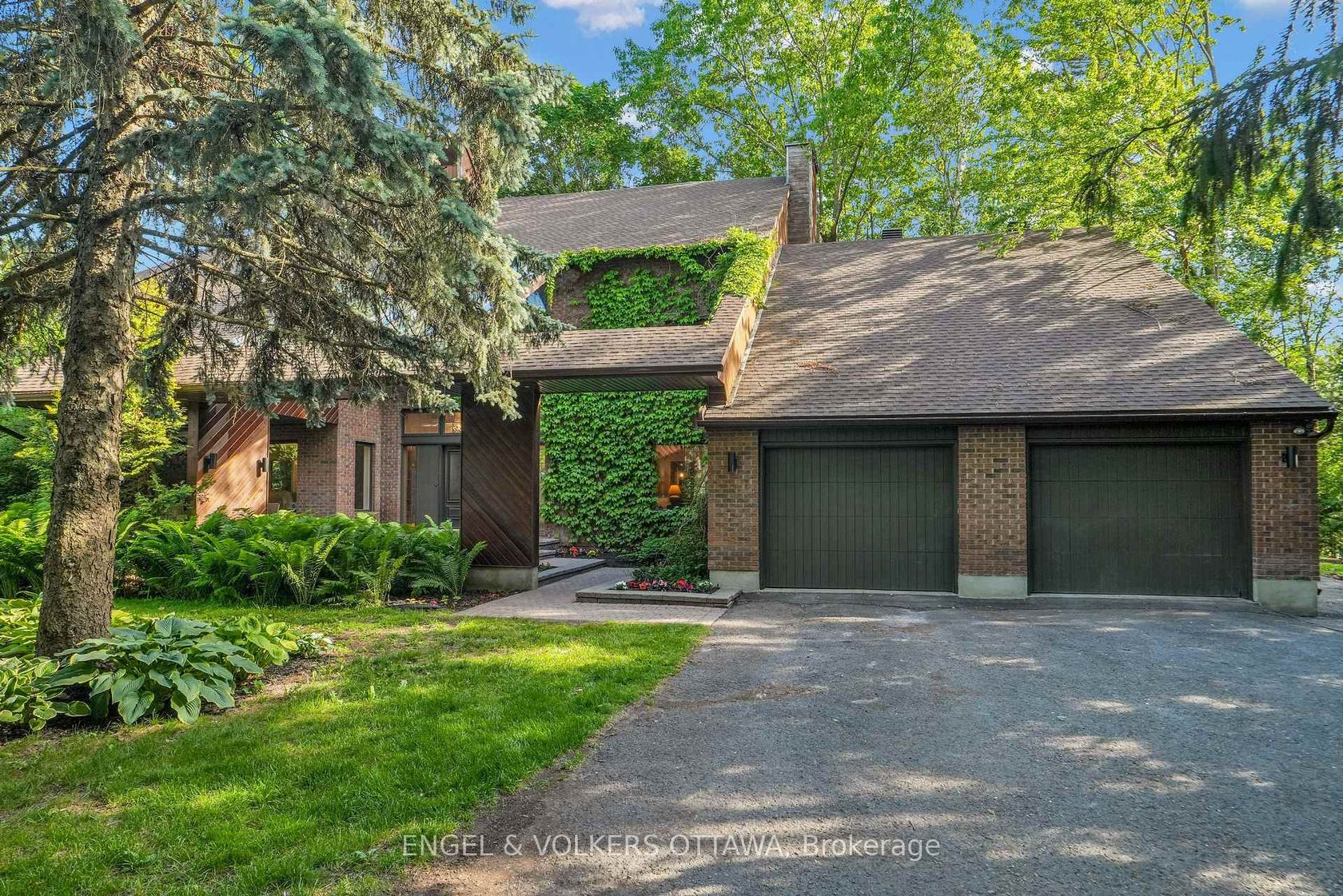 7 Mid Pines Grove, Nepean (Cedar Hill/Orchard Estates), Ottawa 