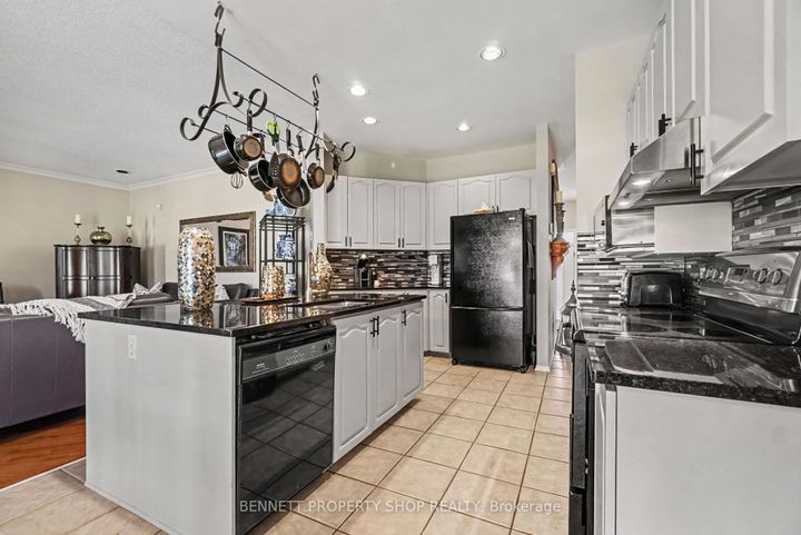 Photo 7 at 21 Summerwind Crescent, Nepean (Barrhaven East), Ottawa