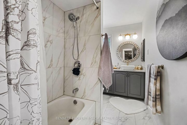 Photo 16 at 21 Summerwind Crescent, Nepean (Barrhaven East), Ottawa