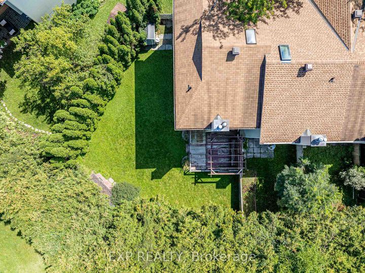 Photo 2 at 18 Arbordale Crescent, Nepean (Centrepointe), Ottawa