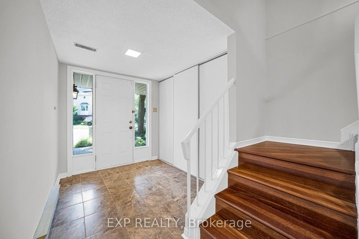 Photo 7 at 18 Arbordale Crescent, Nepean (Centrepointe), Ottawa