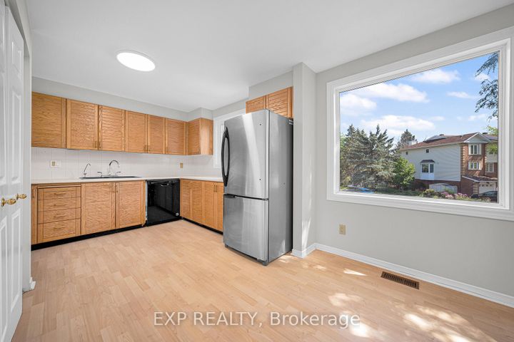 Photo 18 at 18 Arbordale Crescent, Nepean (Centrepointe), Ottawa