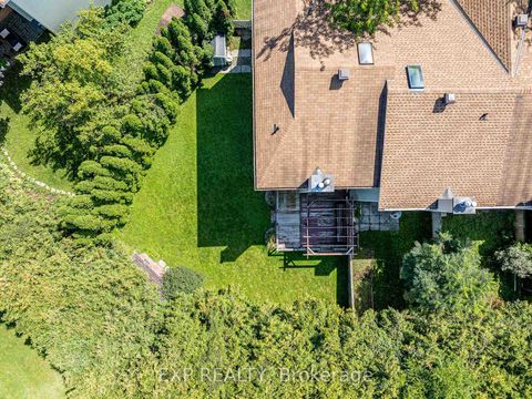 Photo 2 at 18 Arbordale Crescent, Nepean (Centrepointe), Ottawa