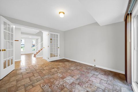 Photo 5 at 18 Arbordale Crescent, Nepean (Centrepointe), Ottawa