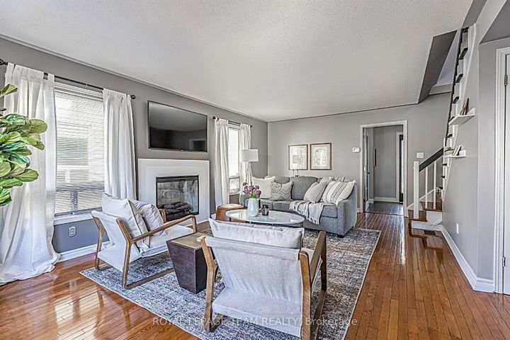 Photo 6 at 124 Kennevale Drive, Nepean (Cedargrove/Fraserdale), Ottawa