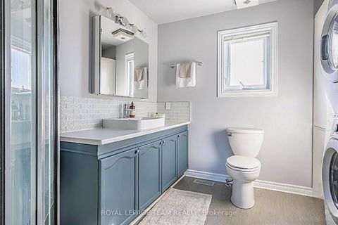 Photo 12 at 124 Kennevale Drive, Nepean (Cedargrove/Fraserdale), Ottawa