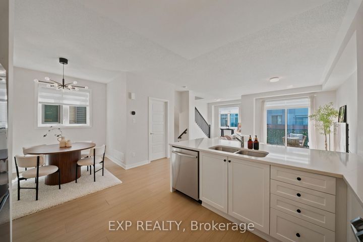Photo 4 at 69 Lignite Private, Nepean (Heritage Park), Ottawa