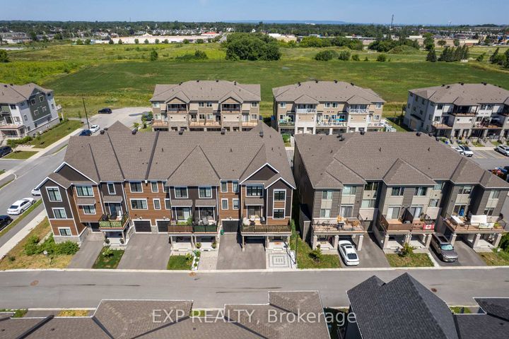 Photo 31 at 69 Lignite Private, Nepean (Heritage Park), Ottawa