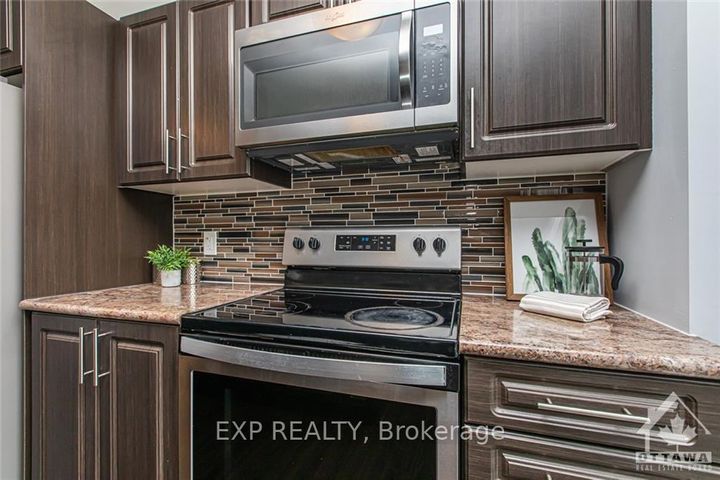 Photo 15 at B - 444 VIA VERONA Avenue, Nepean (Longfields), Ottawa