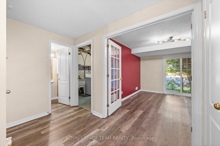 Photo 3 at 8 Mannington Court, Nepean (Cedargrove/Fraserdale), Ottawa