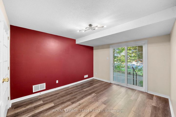 Photo 4 at 8 Mannington Court, Nepean (Cedargrove/Fraserdale), Ottawa