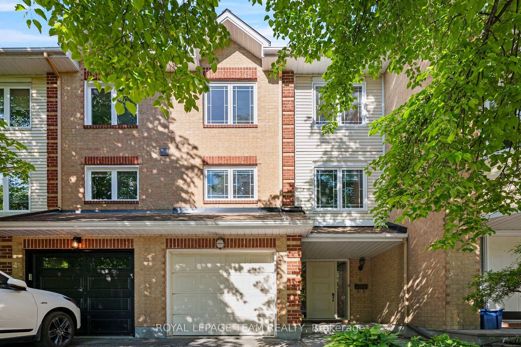 8 Mannington Court, Nepean (Cedargrove/Fraserdale), Ottawa 