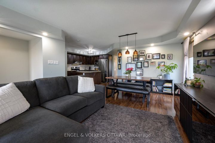 Photo 14 at 7 - 50 Barnstone Drive, Nepean (Barrhaven East), Ottawa