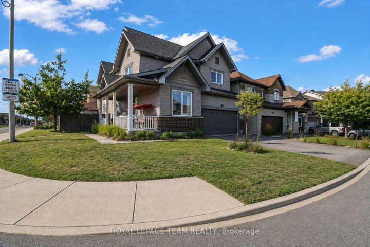 Photo 2 at 3 Stoneleigh Street, Nepean (Strandherd), Ottawa
