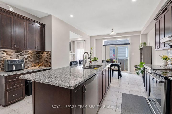 Photo 16 at 3 Stoneleigh Street, Nepean (Strandherd), Ottawa