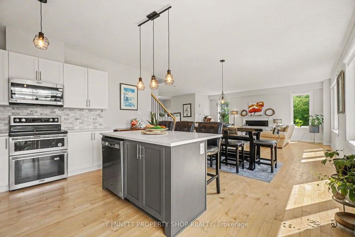 Photo 7 at 153 Point Prim Crescent, Nepean (Heritage Park), Ottawa