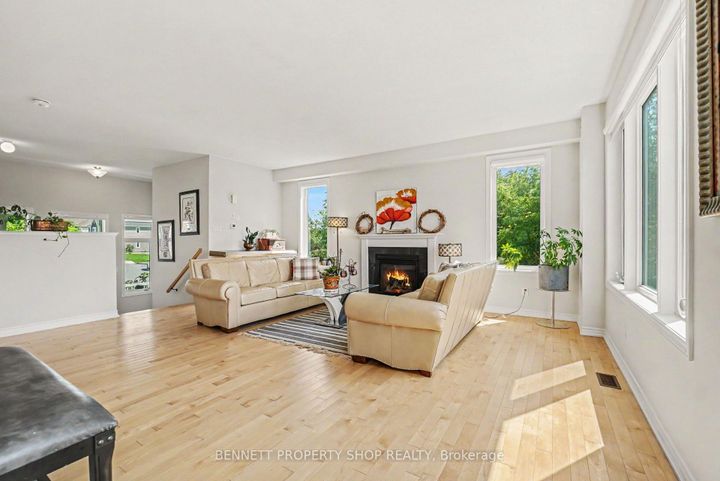 Photo 11 at 153 Point Prim Crescent, Nepean (Heritage Park), Ottawa