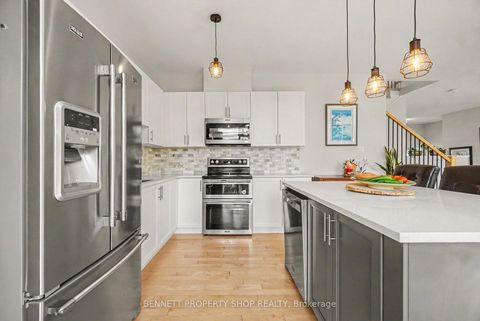 Photo 6 at 153 Point Prim Crescent, Nepean (Heritage Park), Ottawa