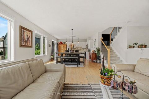 Photo 12 at 153 Point Prim Crescent, Nepean (Heritage Park), Ottawa