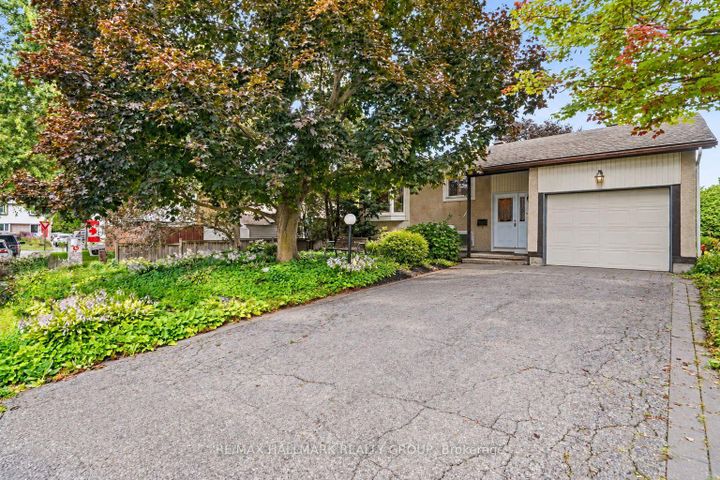 Photo 1 at 5 Lansfield Way, Nepean (Tanglewood), Ottawa