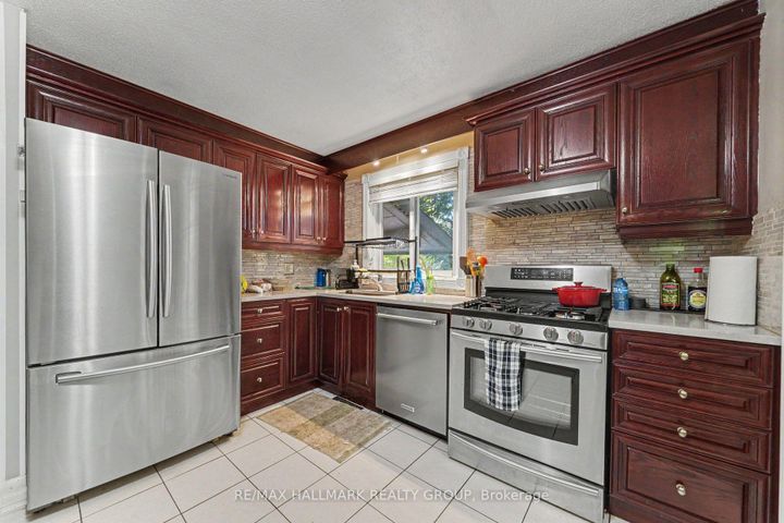Photo 10 at 5 Lansfield Way, Nepean (Tanglewood), Ottawa