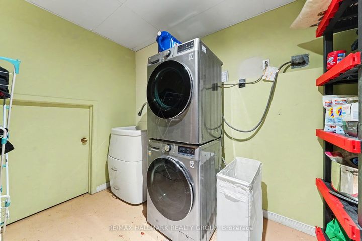 Photo 11 at 5 Lansfield Way, Nepean (Tanglewood), Ottawa