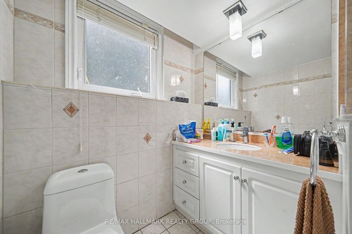 Photo 18 at 5 Lansfield Way, Nepean (Tanglewood), Ottawa