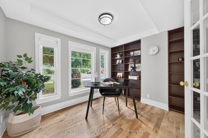 Photo 3 at 1608 Prince Of Wales Drive, Nepean (Carleton Heights), Ottawa