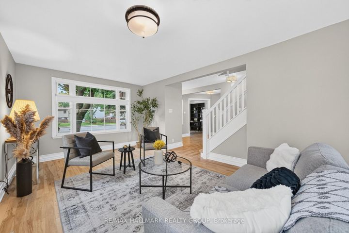 Photo 7 at 1608 Prince Of Wales Drive, Nepean (Carleton Heights), Ottawa