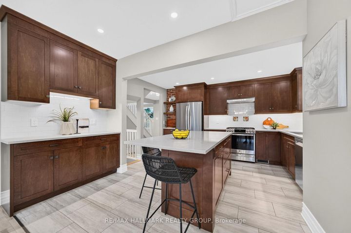 Photo 10 at 1608 Prince Of Wales Drive, Nepean (Carleton Heights), Ottawa