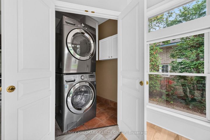 Photo 16 at 1608 Prince Of Wales Drive, Nepean (Carleton Heights), Ottawa