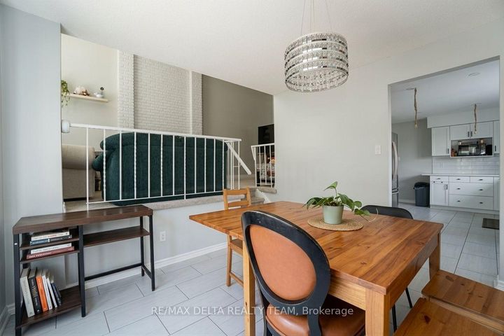 Photo 7 at 24 Raftus Square, Nepean (Pheasant Run), Ottawa