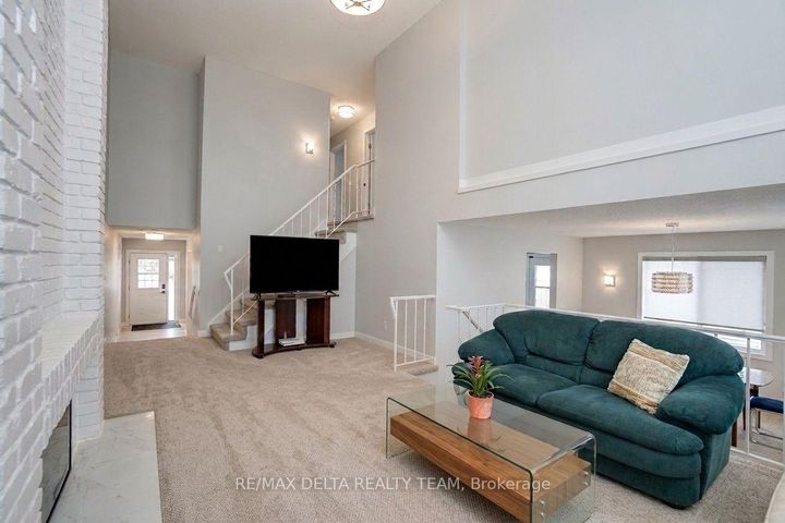 Photo 8 at 24 Raftus Square, Nepean (Pheasant Run), Ottawa