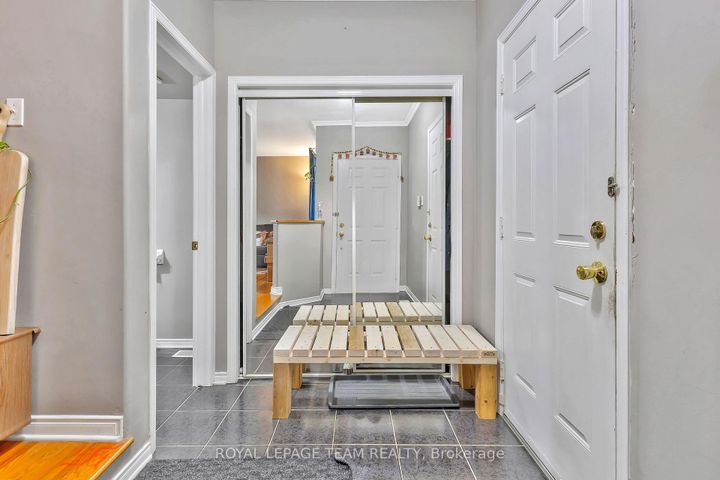 Photo 4 at 36 Saffron Court, Nepean (Longfields), Ottawa