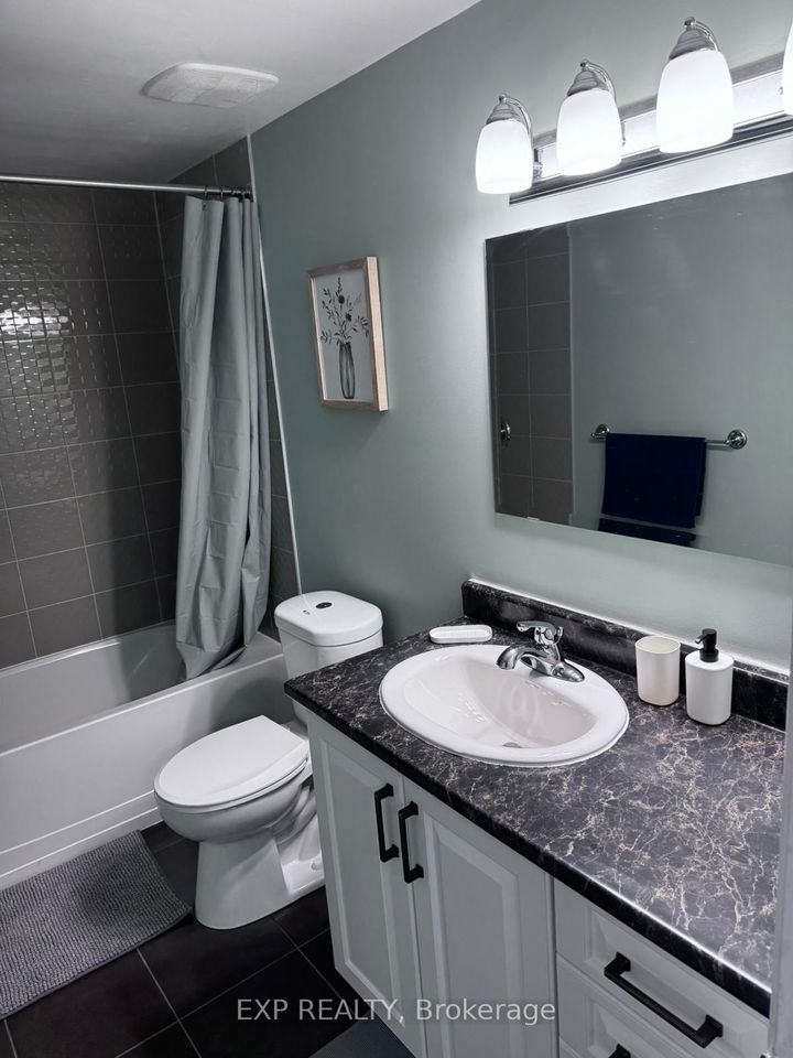 Photo 31 at 12 Knockaderry Crescent, Nepean (Half Moon Bay), Ottawa
