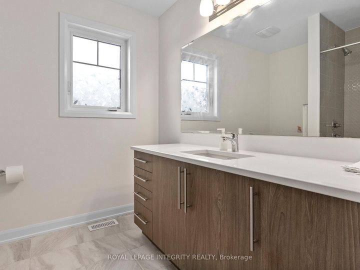 Photo 11 at 168 Maynooth Court, Nepean (Half Moon Bay), Ottawa