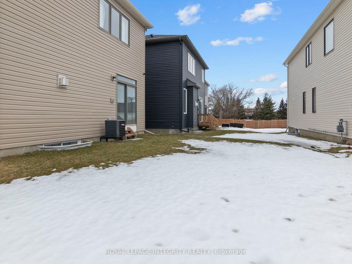 Photo 18 at 168 Maynooth Court, Nepean (Half Moon Bay), Ottawa