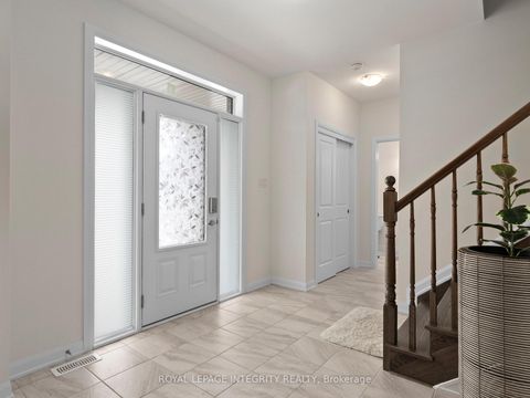 Photo 3 at 168 Maynooth Court, Nepean (Half Moon Bay), Ottawa