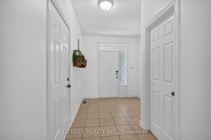 Photo 3 at 250 Flodden Way, Nepean (Barrhaven East), Ottawa