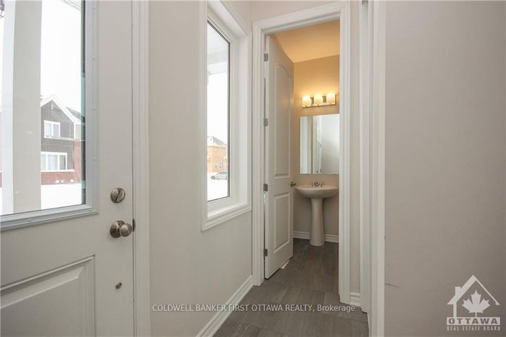 Photo 2 at 72 FOCALITY Crescent, Nepean (Half Moon Bay), Ottawa