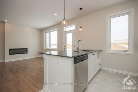 Photo 11 at 72 FOCALITY Crescent, Nepean (Half Moon Bay), Ottawa
