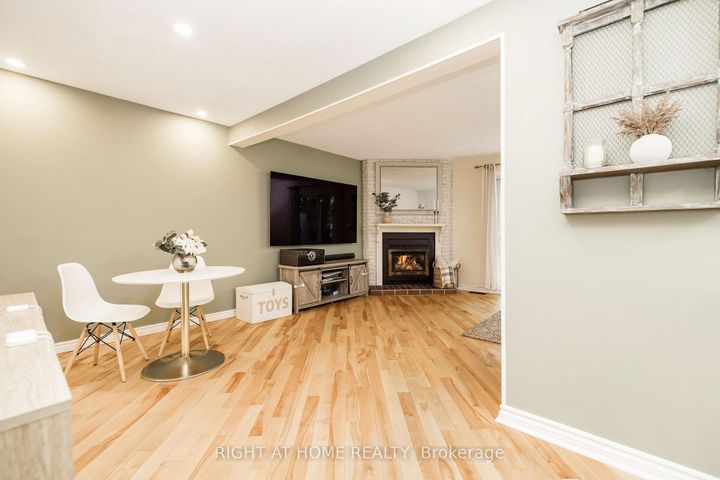 Photo 4 at 30 Berkshire Way, Nepean (Pheasant Run), Ottawa