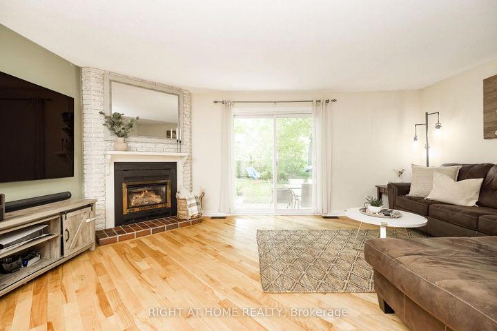 Photo 5 at 30 Berkshire Way, Nepean (Pheasant Run), Ottawa