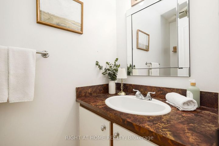 Photo 15 at 30 Berkshire Way, Nepean (Pheasant Run), Ottawa