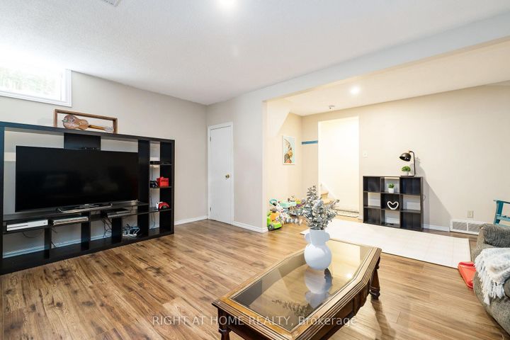 Photo 27 at 30 Berkshire Way, Nepean (Pheasant Run), Ottawa