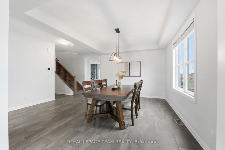 Photo 12 at 643 Rye Grass Way, Nepean (Half Moon Bay), Ottawa