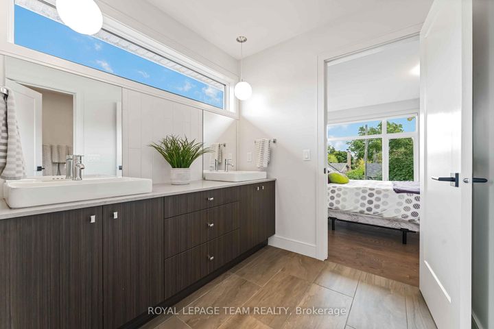 Photo 24 at 1546 Claymor Avenue, Nepean (Carleton Heights), Ottawa