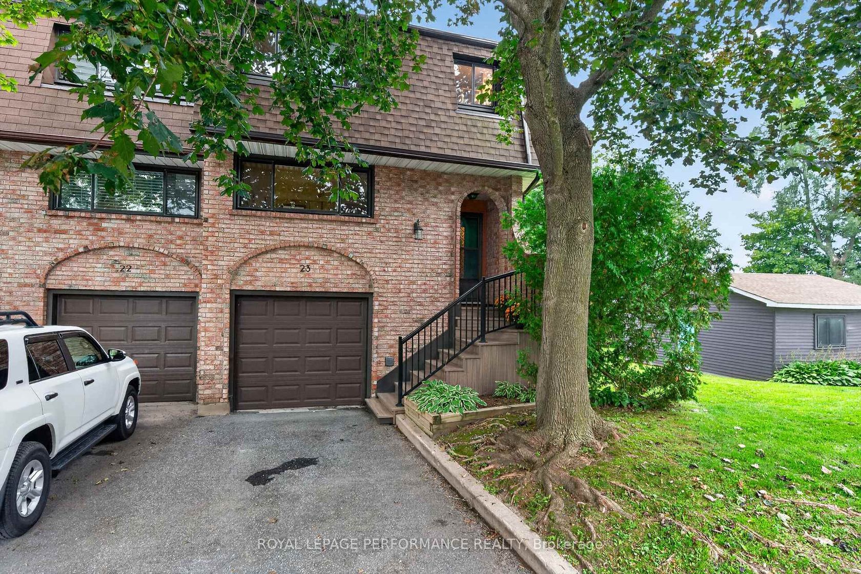 23 - 2 Bertona Street, Nepean (Manordale), Ottawa 