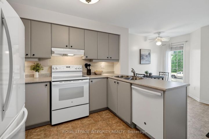 Photo 8 at 795 Longfields Drive, Nepean (Longfields), Ottawa