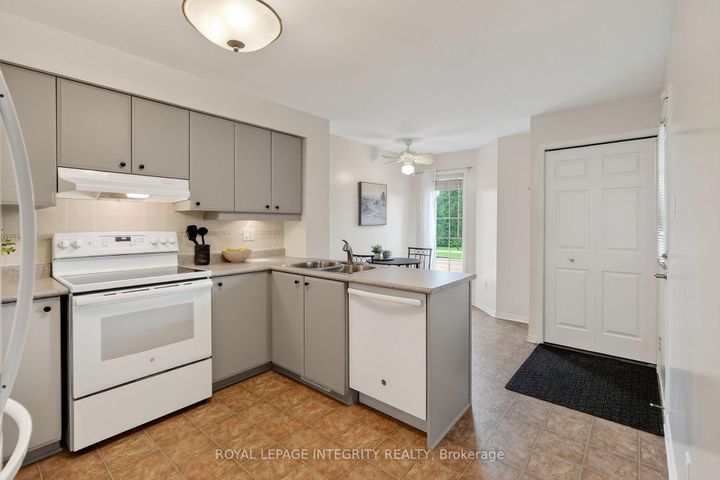 Photo 9 at 795 Longfields Drive, Nepean (Longfields), Ottawa